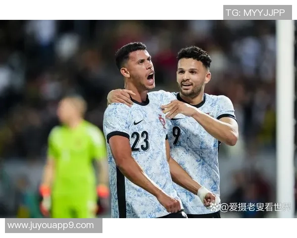 沙佩科与博塔弗在11月16日的精彩对决即将上演,谁能赢得胜利 沙佩科与博塔弗在11月16日的精彩对决即将上演,谁能赢得胜利